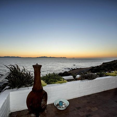 Rocklands Seaside Bed And Breakfast Simon's Town Exterior photo