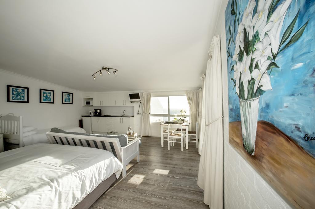 Rocklands Seaside Bed And Breakfast Simon's Town Exterior photo