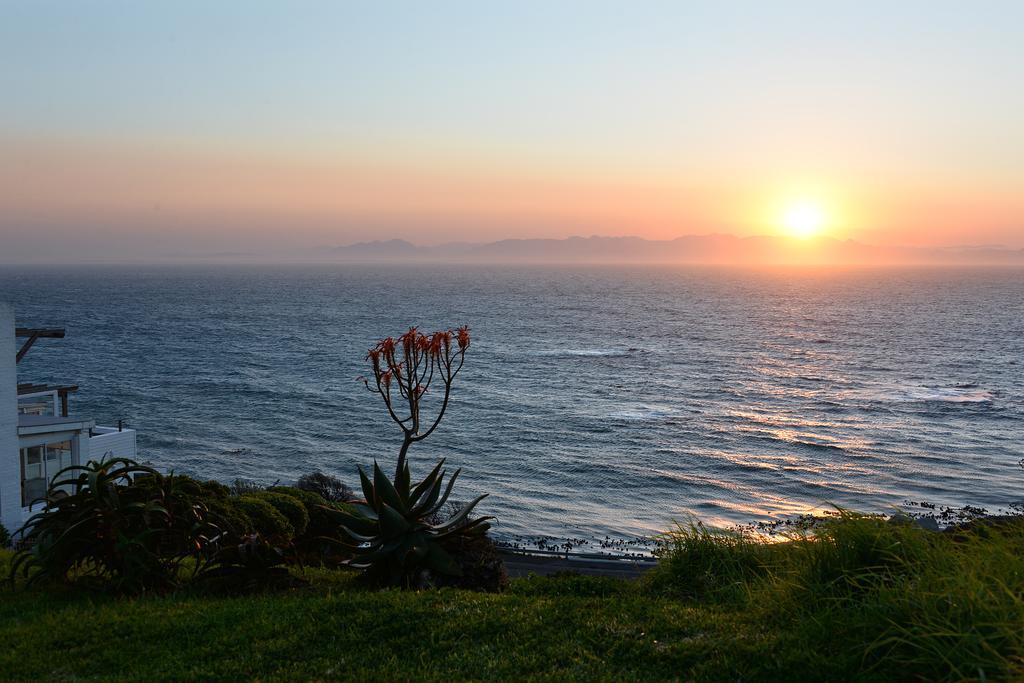 Rocklands Seaside Bed And Breakfast Simon's Town Exterior photo