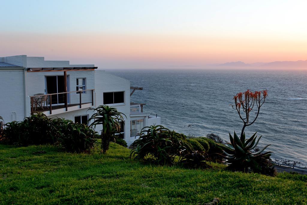 Rocklands Seaside Bed And Breakfast Simon's Town Exterior photo